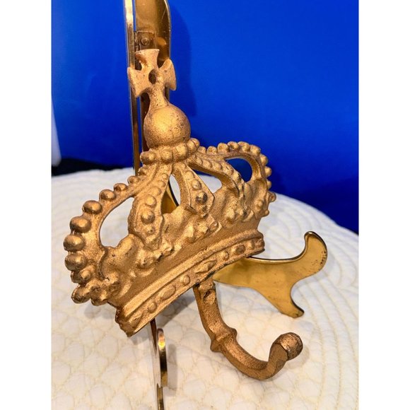 Golden Royalty Crown Hook - Picture 2 of 12